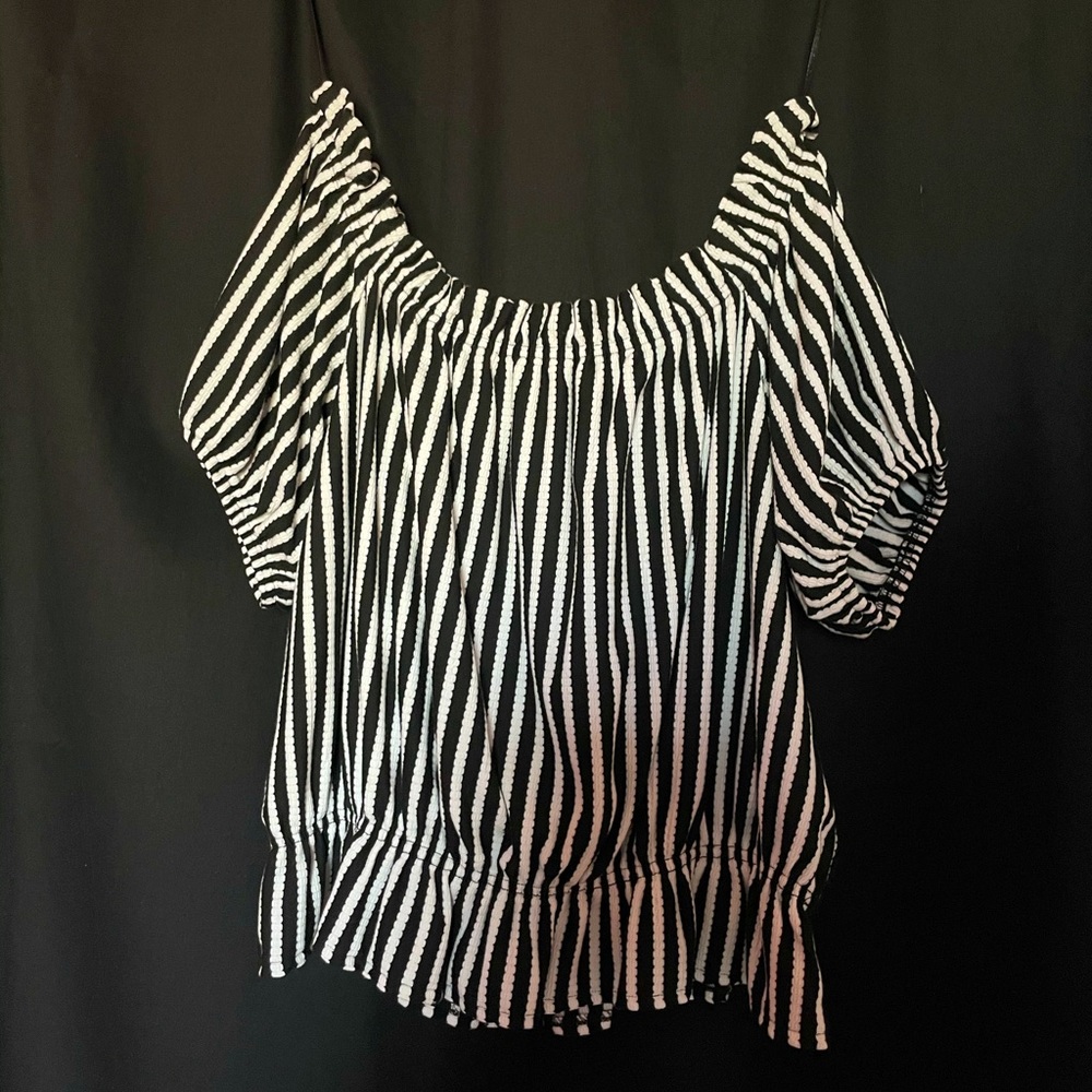 Off the shoulder Crop Top
